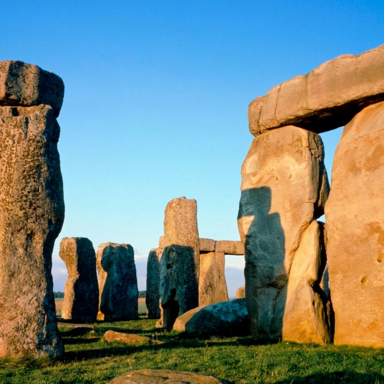 Day Trip From London: Entrance to Stonehenge & Windsor Castle + Oxford Tour - Photo 1 of 6